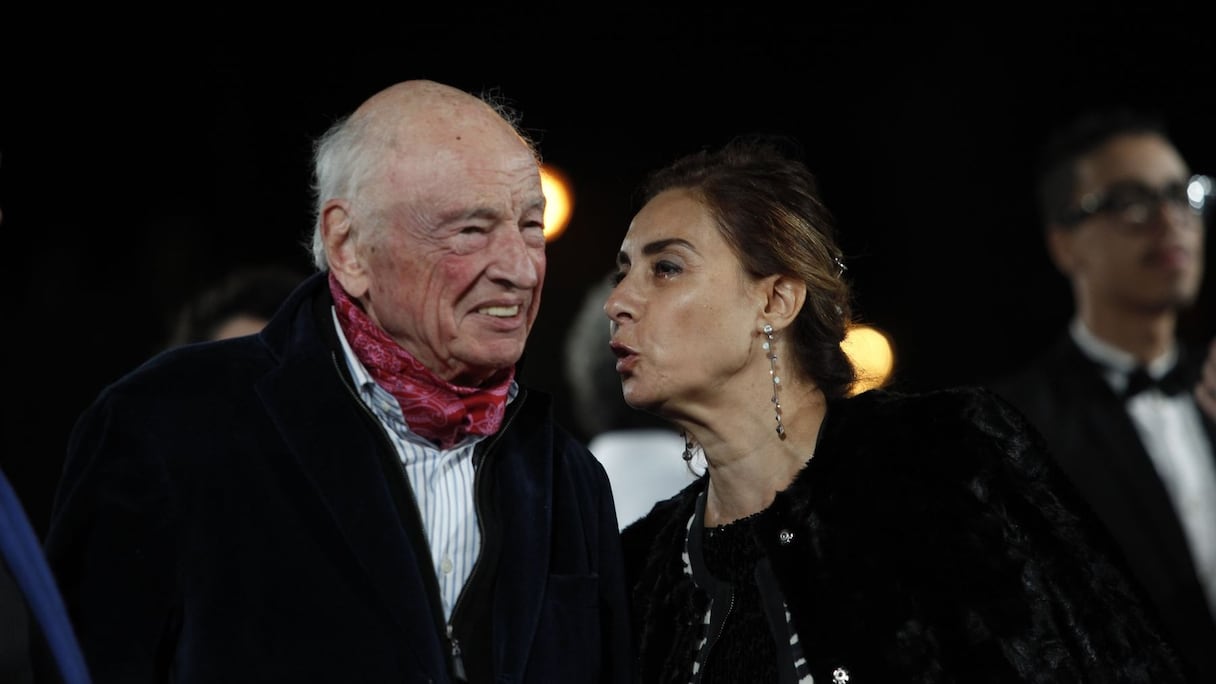 Edgar Morin, toujours souriant et avenant, a foulé une nouvelle fois le tapis rouge du festival en compagnie de sa femme.  
