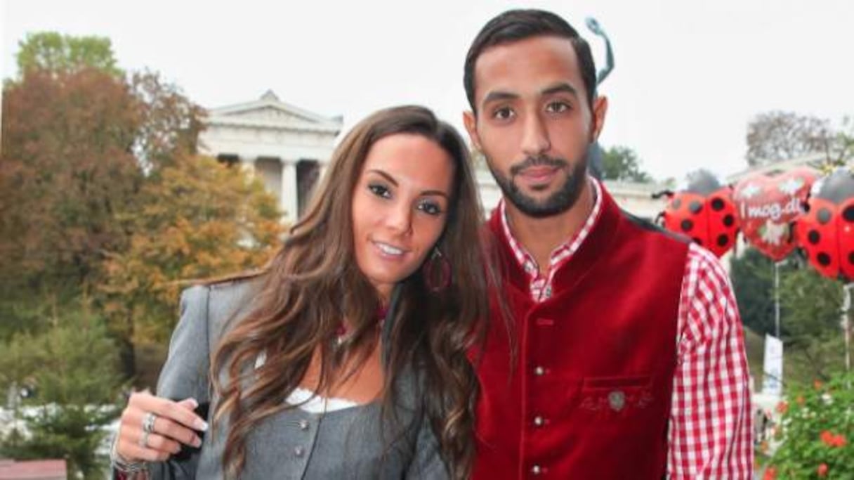 Mehdi Benatia et sa femme. 
