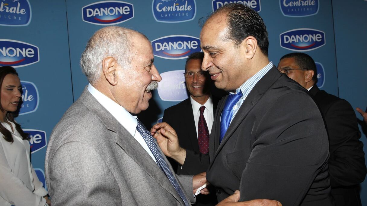 Hicham Zouanat, vice-président Ressources humaines de Danone Centrale laitière, reserve un bel accueil à Noubir Amaoui, SG de la CDT.
