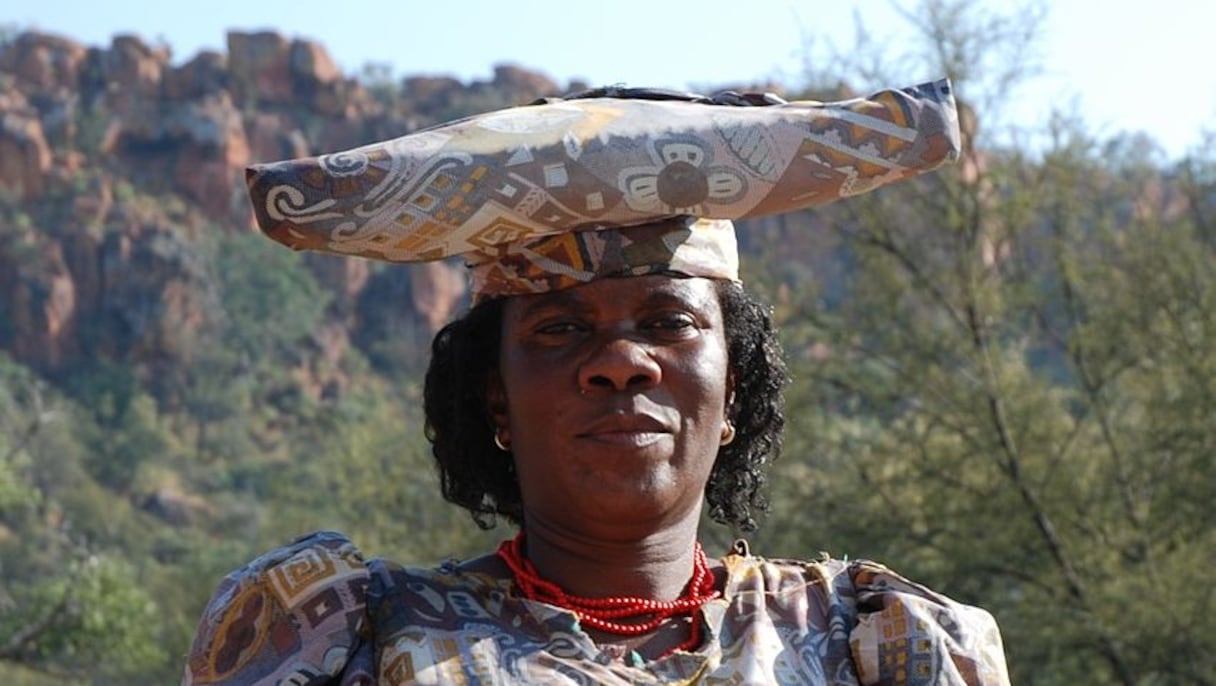 Femme Herero à Waterberg Resort, en Namibie. 
