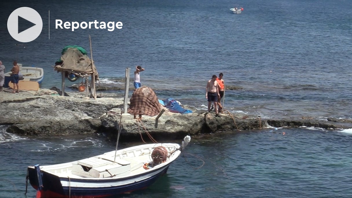 La plage de Tebouda se trouve près du petit village de pêcheurs de Bani Sekher, dans la province de Nador. 
 
 
