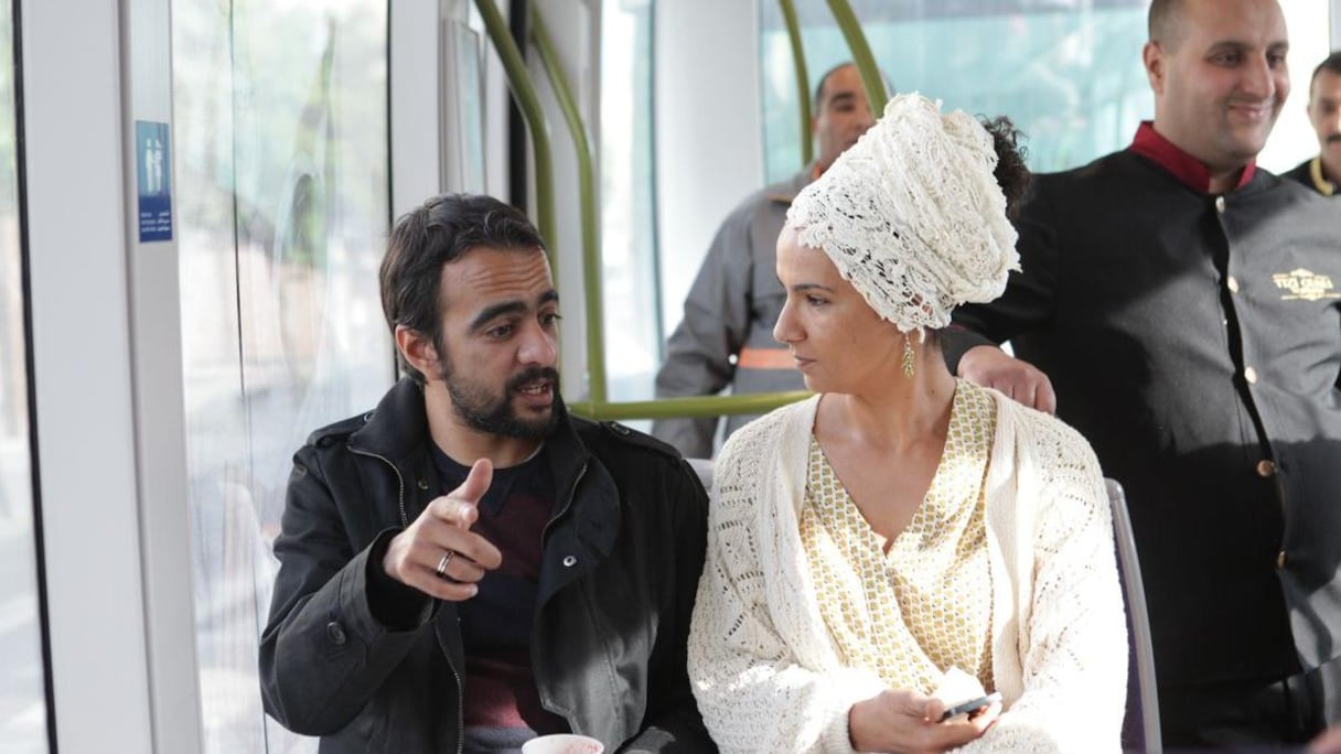 Fahd Benchemssi, acteur et Oum.
