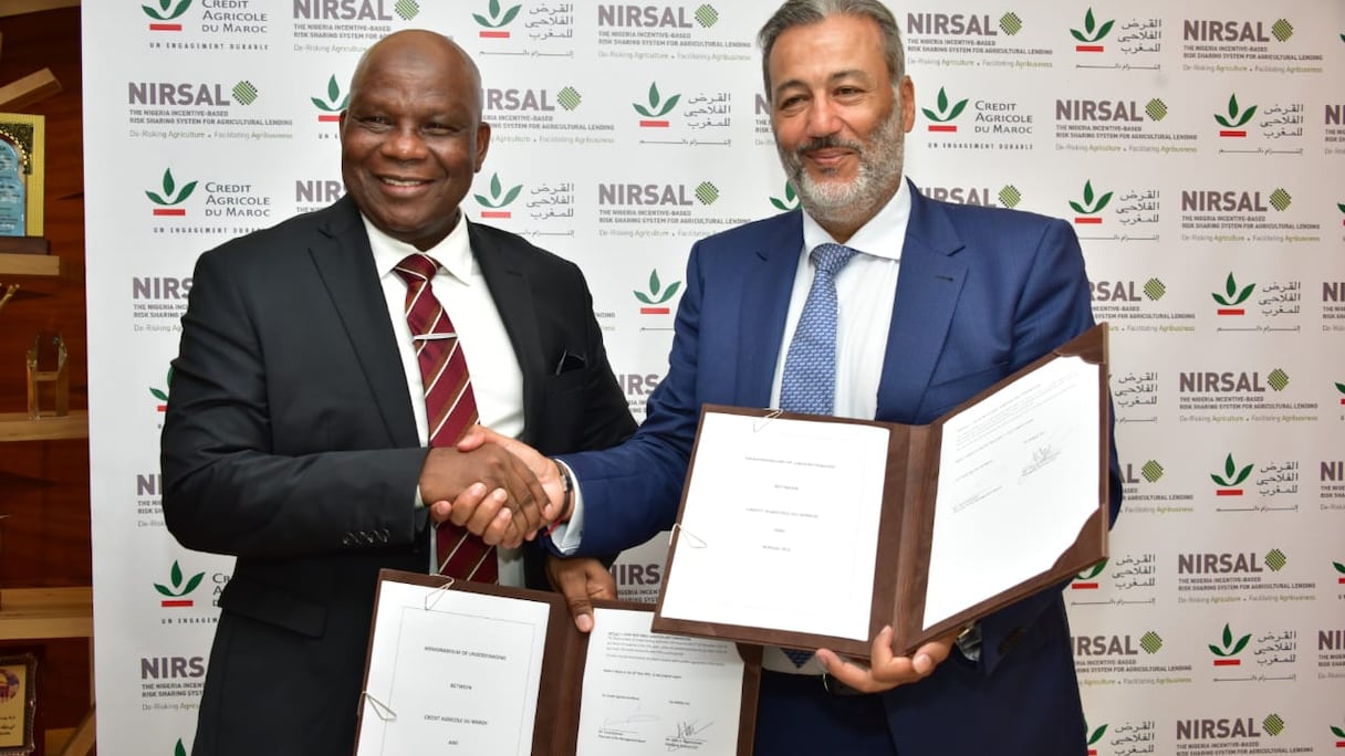 Tariq Sijilmassi, président du directoire du CAM et Aliyu Abdulhameed, managing director-CEO de Nirsal, lors de la signature du renforcement de la convention de partenariat entre les deux entités.
