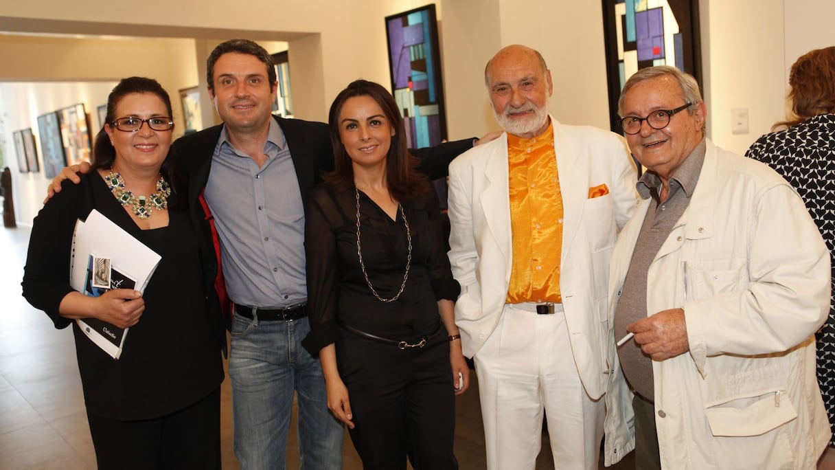 Lucien Amiel, en grand amoureux et grand connaisseur des Beaux-Arts, était présent au vernissage de l'exposition de Jean-Baptiste Valadié et a pris plaisir à poser aux côtés de l'artiste, de Monsieur et Madame Boutaleb, et de Jamila.