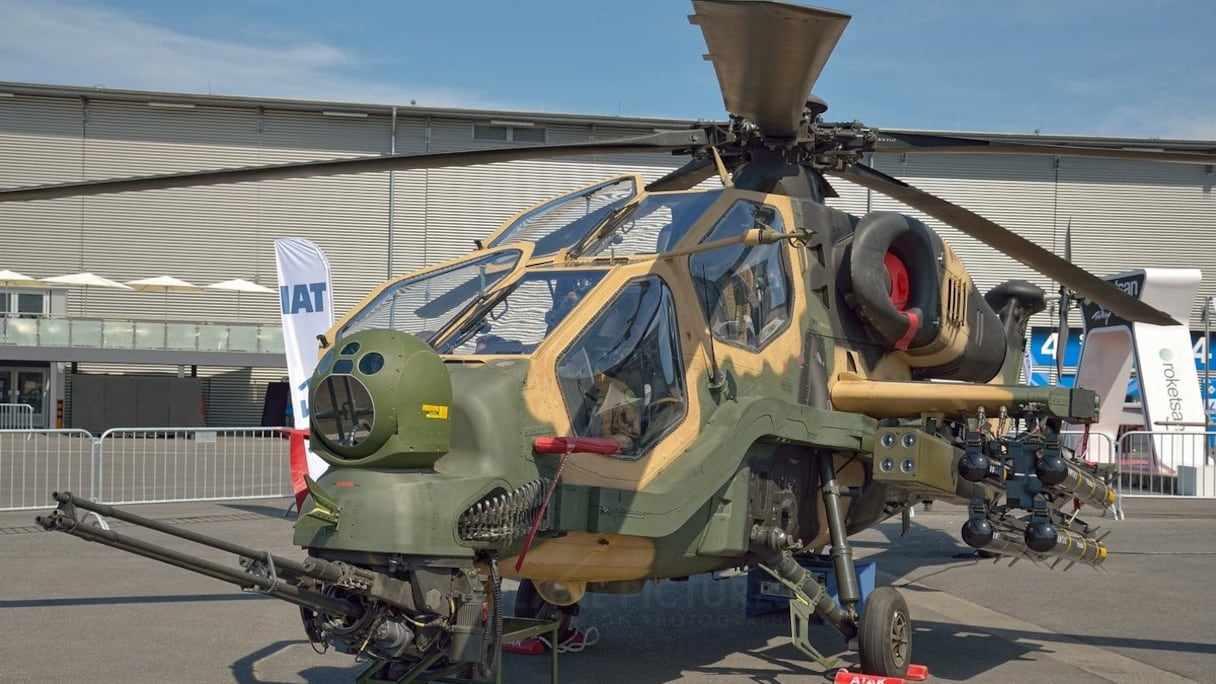 Hélicoptère d'attaque T129 ATAK, produit par Turkish Aerospace Industries (TAI) et l’italien AgustaWestland.
