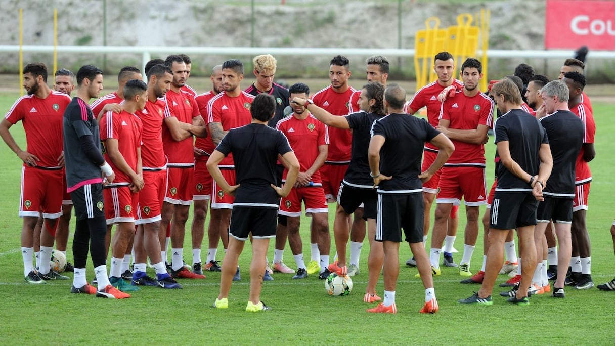 Les Lions s'entraînent à Abidjan.
