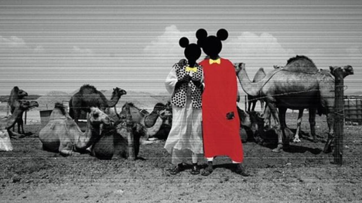 Huda Beydoun est la seule artiste originaire des pays du golf à participer à l’œuvre de Banksy. Née en Arabie Saoudite, cette jeune femme de 26 ans exposera quelques travaux de sa série "Documenting the undocumented" (2013) à Dismaland.
