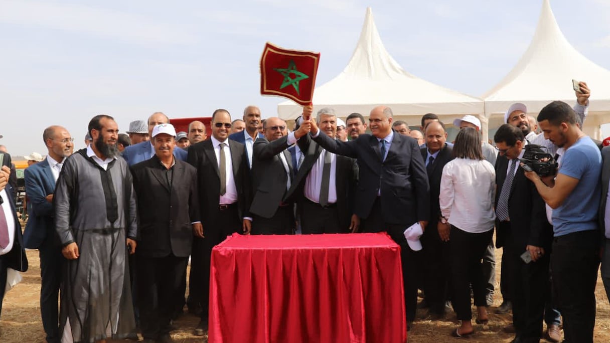 Mohammed Sadiki, ministre de l’Agriculture, a présidé le lancement officiel de la campagne agricole 2022-2023, dans la commune Aghbalou Akourar (Province de Sefrou), mercredi 19 octobre 2022.
