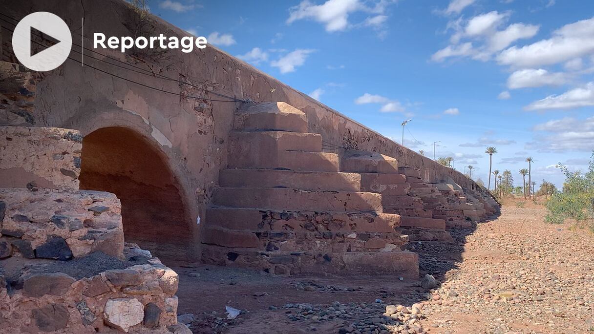 La corrosion de l’armature est déjà visible sur cet ouvrage d'art, construit au XIIe siècle par les Almoravides, et aujourd'hui fréquenté par de nombreux poids-lourds, voire des bus. 
