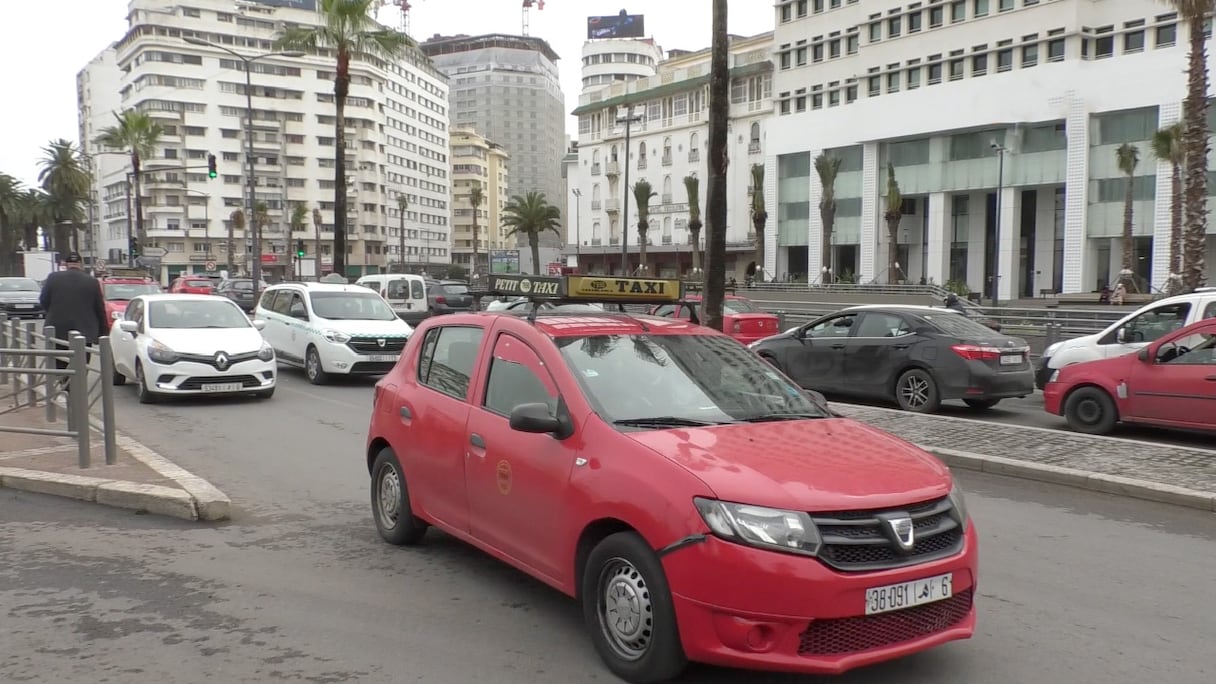 Le bras de fer entre les applications de transport et les chauffeurs de taxi se durcit.
