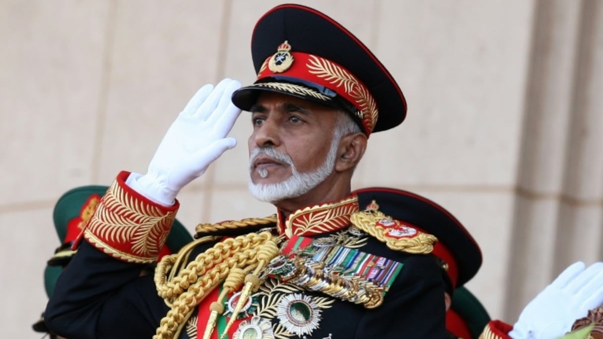 Le sultan d'Oman, Qaboos, mort à l'âge de 79 ans, lors d'une parade militaire le 29 novembre 2010.
