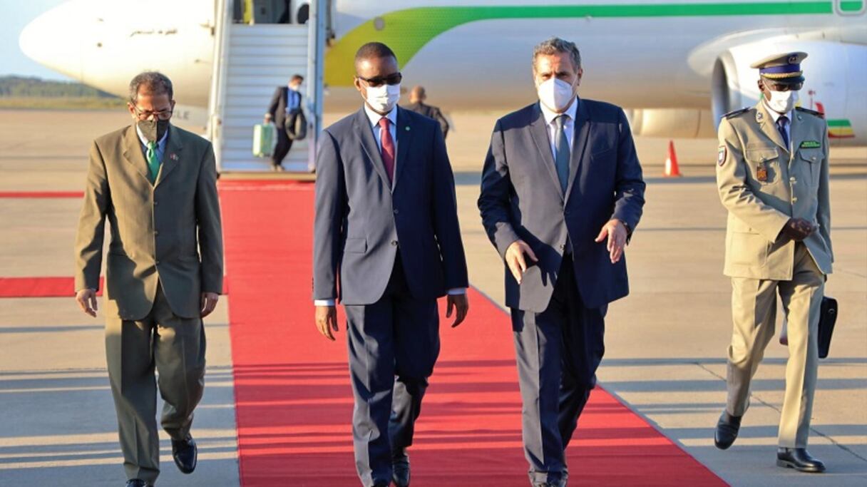 Mohamed Ould Bilal, premier ministre mauritanien, a été accueilli par Aziz Akhannouch, chef du gouvernement, à son arrivée à l’aéroport de Rabat-Salé, jeudi 10 mars 2022.
