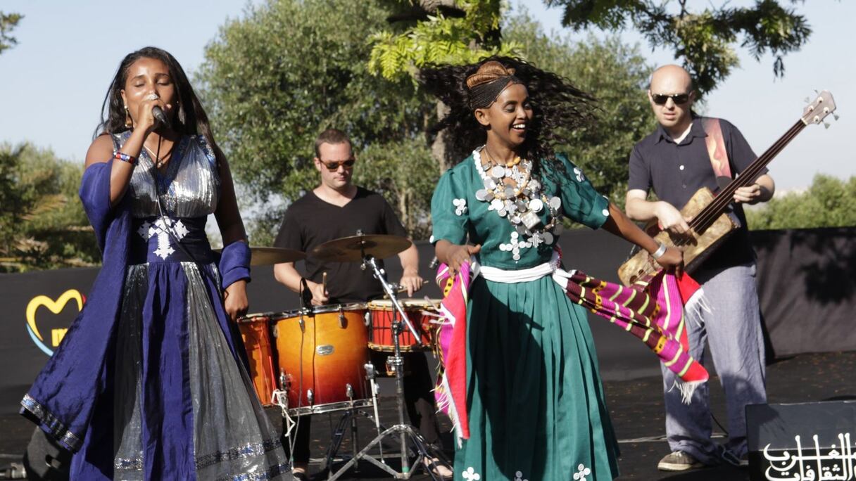 Une voix magnifique que celle de cette chanteuse éthiopienne qui a retourné les spectateurs. Saisissante! Selamnesh & Badume's Azmari Band étaient au Chellah, samedi soir, pour un concert d'une belle pureté et d'une grâce infinie. 
