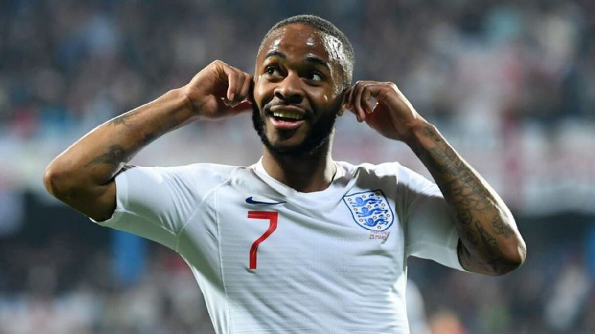 En quittant Nike pour Adidas, R. Sterling pourrait quitter City pour le Real.
