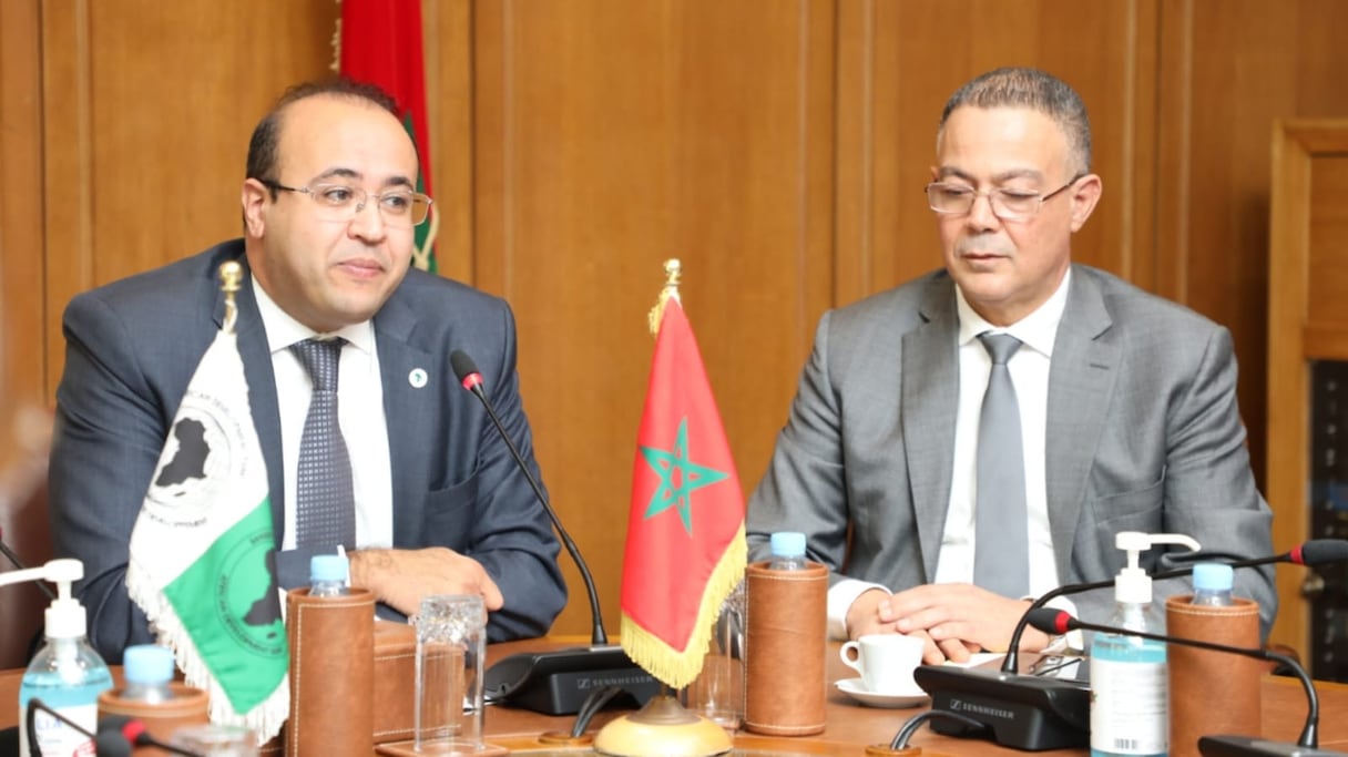 L’accord de prêt a été signé, lundi 7 novembre 2022, par le ministre délégué chargé du Budget, Fouzi Lekjaa et le représentant résident du Bureau national de la BAD à Rabat, Achraf Tarsim.
