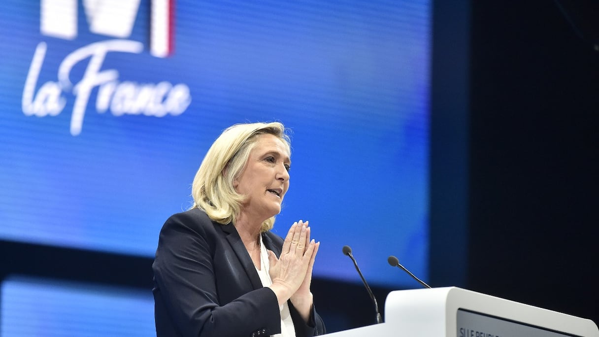 Marine Le Pen, députée du parti d'extrême-droite français Rassemblement national (RN) et candidate à la présidence, prend la parole lors d'un rassemblement électoral à Perpignan, dans le sud de la France, le 7 avril 2022.
