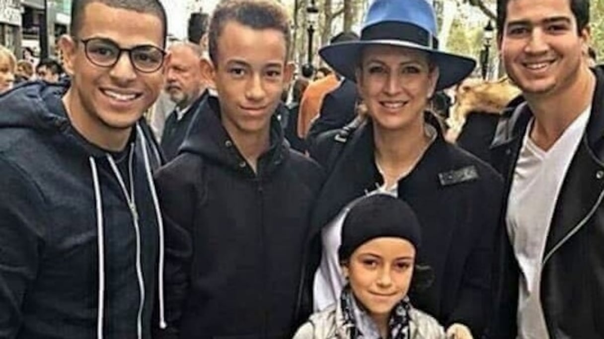 Au milieu, Lalla Salma, Moulay El Hassan et Lalla Khadija.
