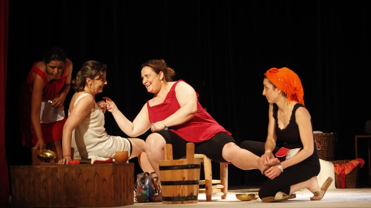 Meriem Barrada, Zineb Amzgane, Nezha Regragui, Salima Doghmi, Dounia Berrada, Salma Sentissi, Hayat Aabik, Bérengère Daguet et Nisma Benjelloun, de brillantes comédiennes qui ont littéralement envoûté le public. 
