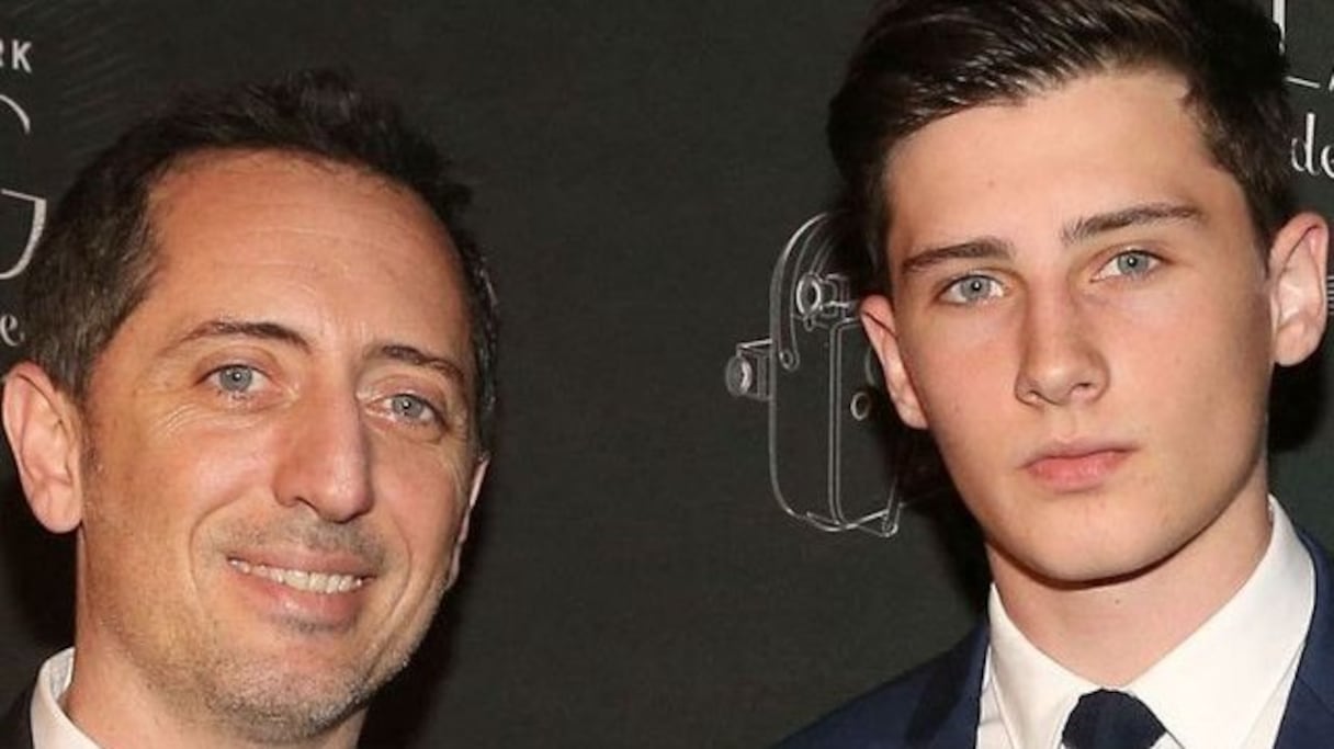 Gad Elmaleh en compagnie de son fils Noé.
