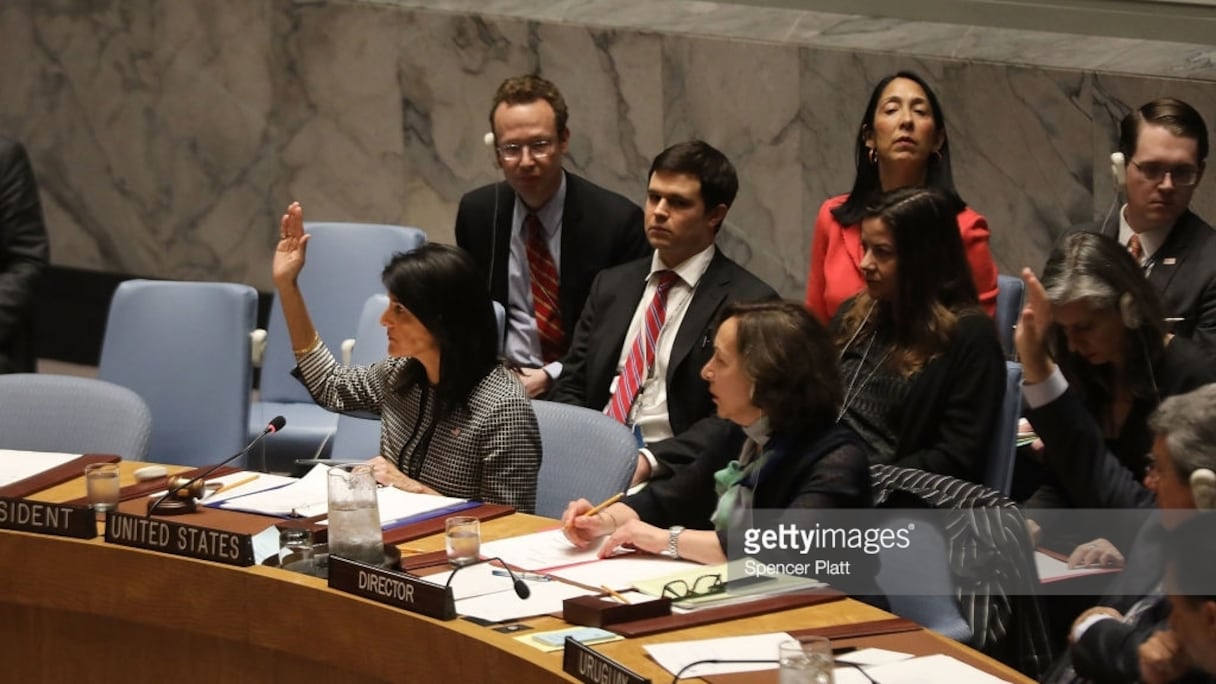 Séance de vote au Conseil de sécurité. Ici, l'ambassadrice représentante permanente des Etats-Unis auprès de l'ONU, Nikki Haley.
