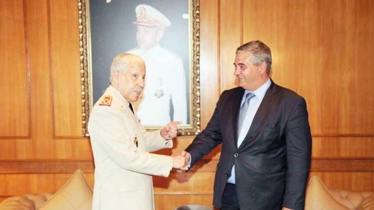 Le Général de Corps d'armée, Bouchaïb Arroub, recevant le ministre belge de la Défense, Stefan Vandeput
