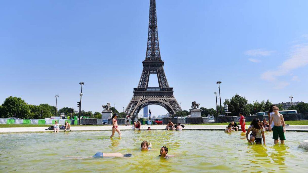 A Paris, tous les moyens sont bons pour se rafraichir.
