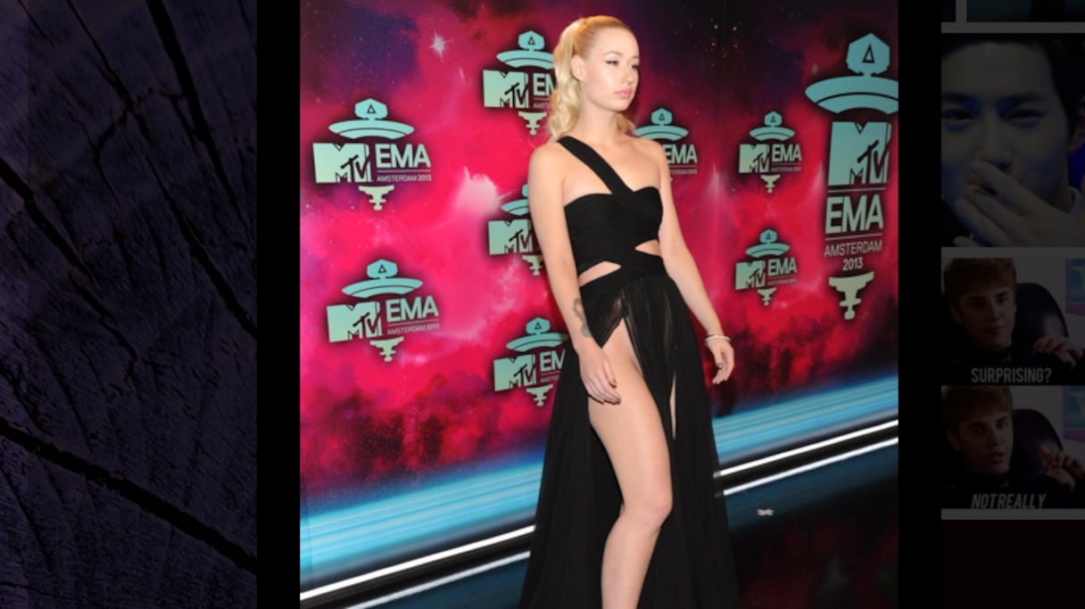 L'échancrure record arborée par la belle Bridgit Mendler, laissant entrevoir de longues magnifiques jambes
