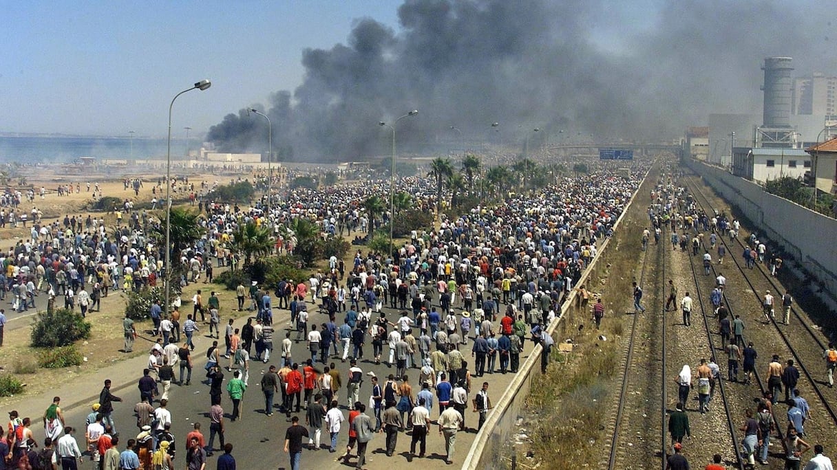 En 1980, le régime algérien a eu droit au "Printemps berbère", puis en 2001 au "Printemps noir".
