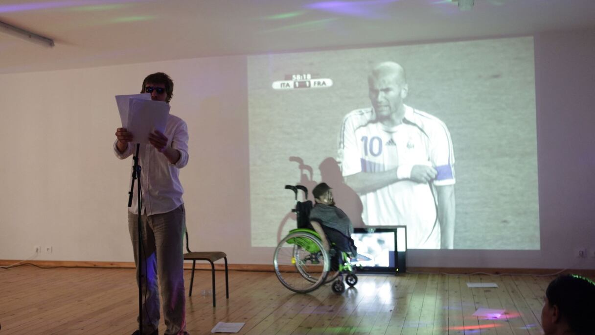 Créé par Melchior Delaunay, le spectacle s'inspire de ''la mélancolie de Zidane" de Jean Philipe Toussaint et de "Fin de partie" de Samuel Beckett. 
