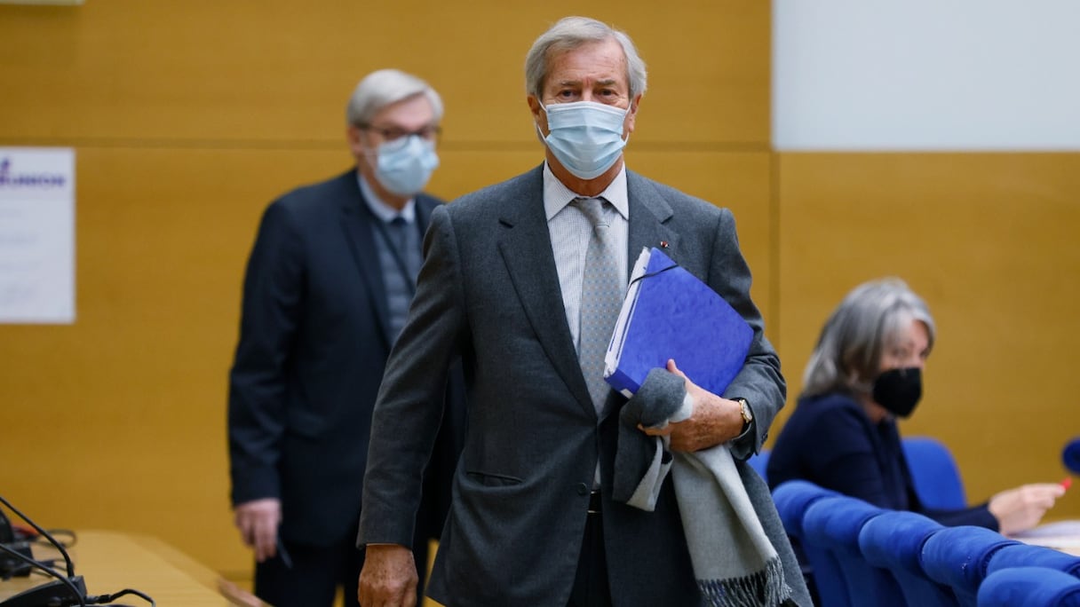 L'actionnaire majoritaire du groupe Bolloré, Vincent Bolloré, à une audition devant une commission d'enquête parlementaire sur la concentration des médias que son groupe contrôle, au Sénat français, à Paris, le 19 janvier 2022.
