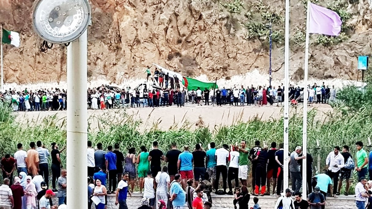 Le 11 juillet 2019, deux Algériens ont traversé la frontière terrestre commune, fermée depuis 1994. 
