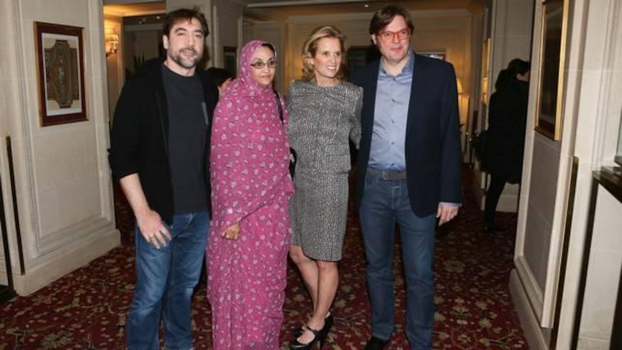 De Gauche à droite: Javier Bardem, Aminatou Haïdar, Kerry Kennedy. Les VRP de la chimère séparatiste se payent des séjours dorés dans les palaces en Europe et aux USA, aux frais du contribuable algérien! 
