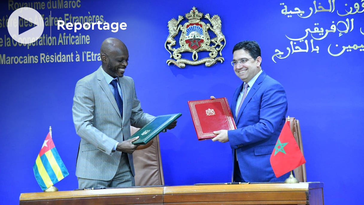 Robert Dussey, ministre des Affaires étrangères du Togo, et son homologue marocain, Nasser Bourita, mardi 7 juin 2022 à Rabat.
