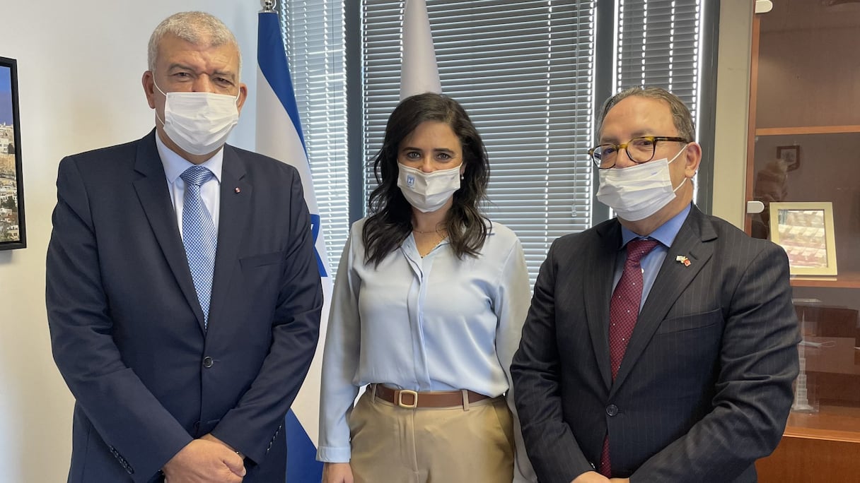 Le chef du bureau de liaison du Maroc à Tel Aviv, Abderrahim Bayoud, a été reçu, le 2 décembre 2021, par la ministre israélienne de l'Intérieur, Ayelet Shaked.
