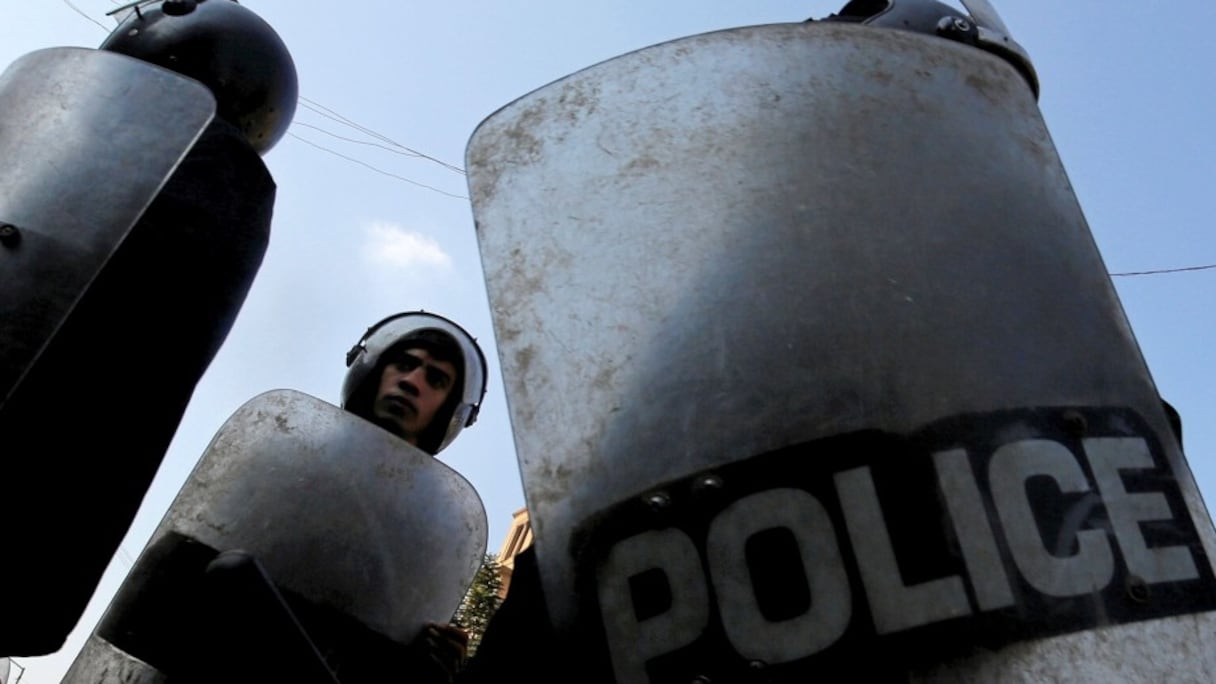 Un convoi policier au Caire.
