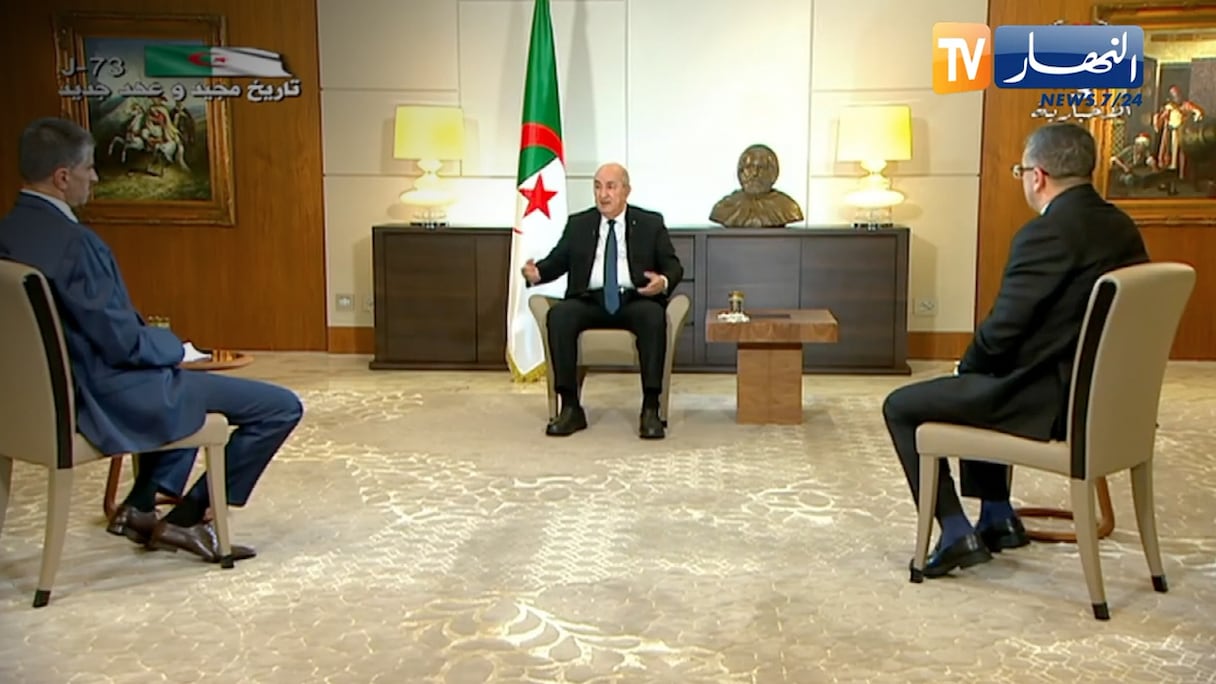 Le président algérien, Abdelmadjid Tebboune, lors d'une entrevue avec la presse, le samedi 23 avril 2022.
