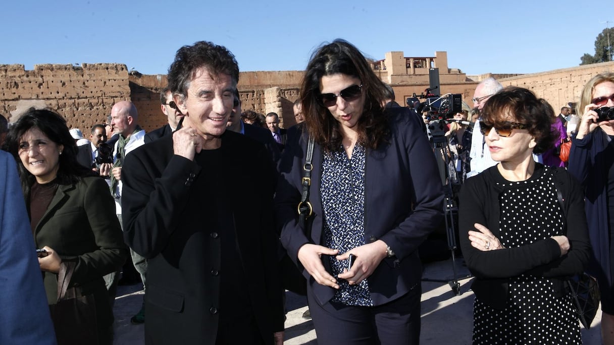 Ici aux côtés de Mme Mansouri, maire de Marrakech, Jack Lang est un grand amoureux du Maroc et s'intéresse de près aux événements artistiques qui s'y déroulent. Il était d'ailleurs présent pour la dernière exposition du grand artiste peintre Belkahia. 
