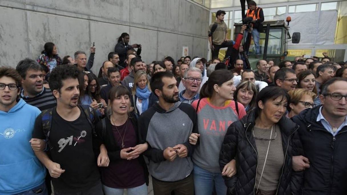 Des Catalans bien décidés à voter en dépit de l'interdiction. 
