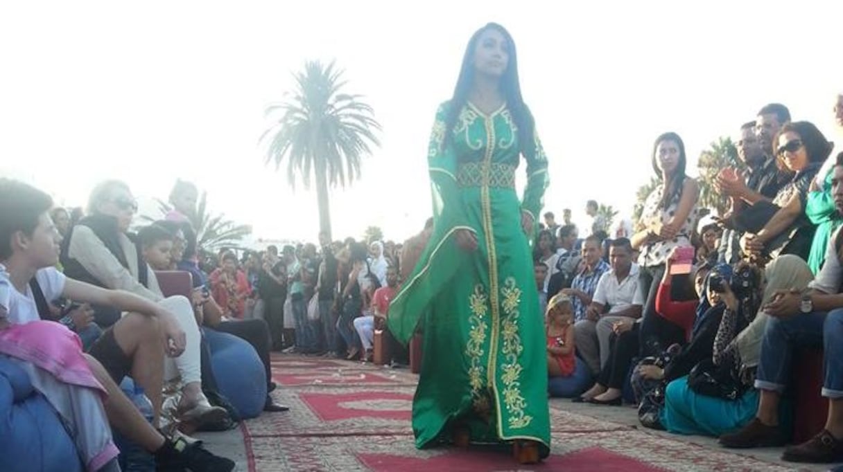 Trois jeunes stylistes présenteront de même leurs créations dans un défilé qui rendra hommage à la beauté du caftan marocain. 
