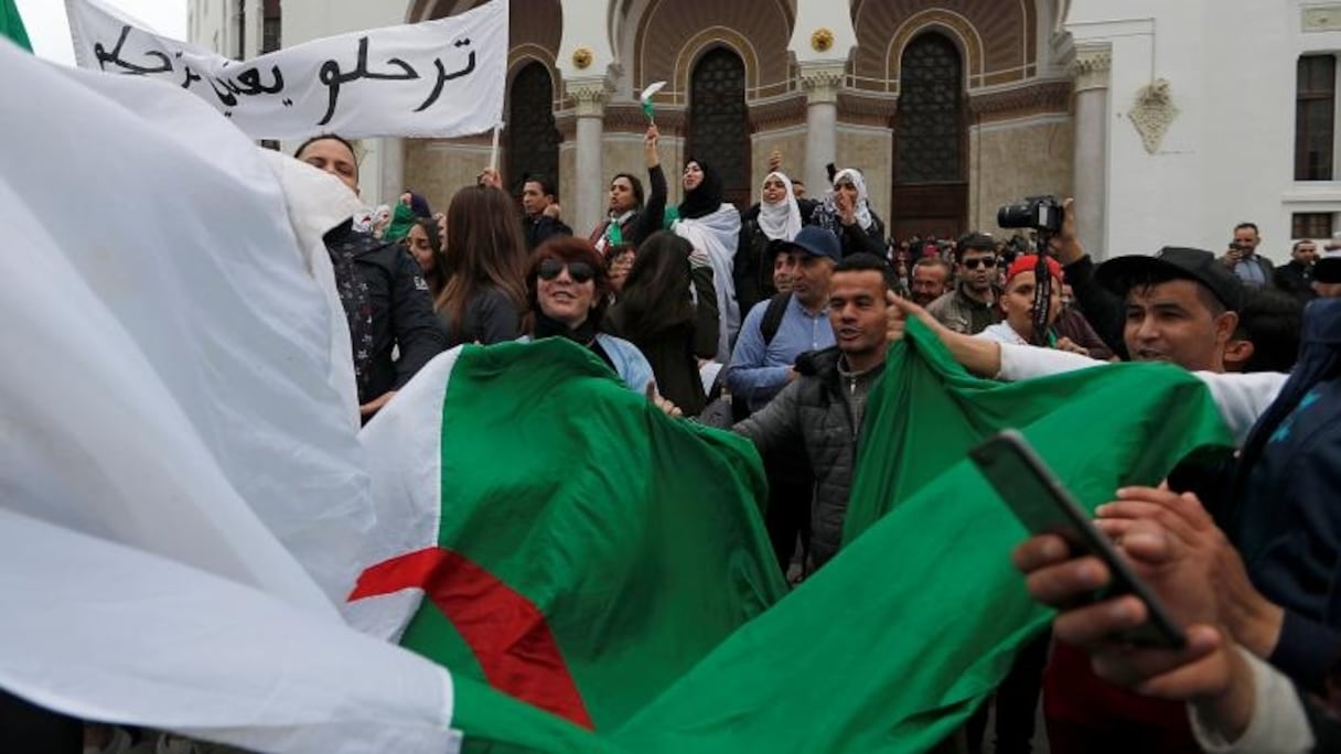 Des manifestants à Alger, le 8 mars 2019.
