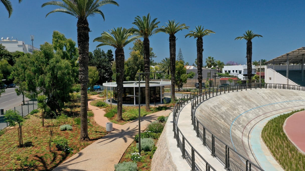 Les abords de la piste du vélodrome.
