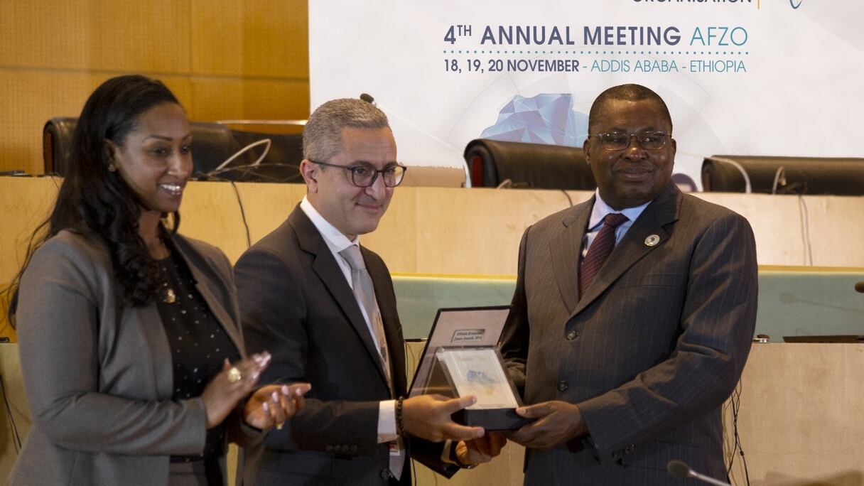 Albert Muchanga, commissaire du commerce et de l’Industrie au sein de l’Union Africaine, Dagmawit Mogeset, ministre des Transports de l’Ethiopie, et Mehdi Tazi Riffi, président de l’Organisation Africaine des Zones Franches.
