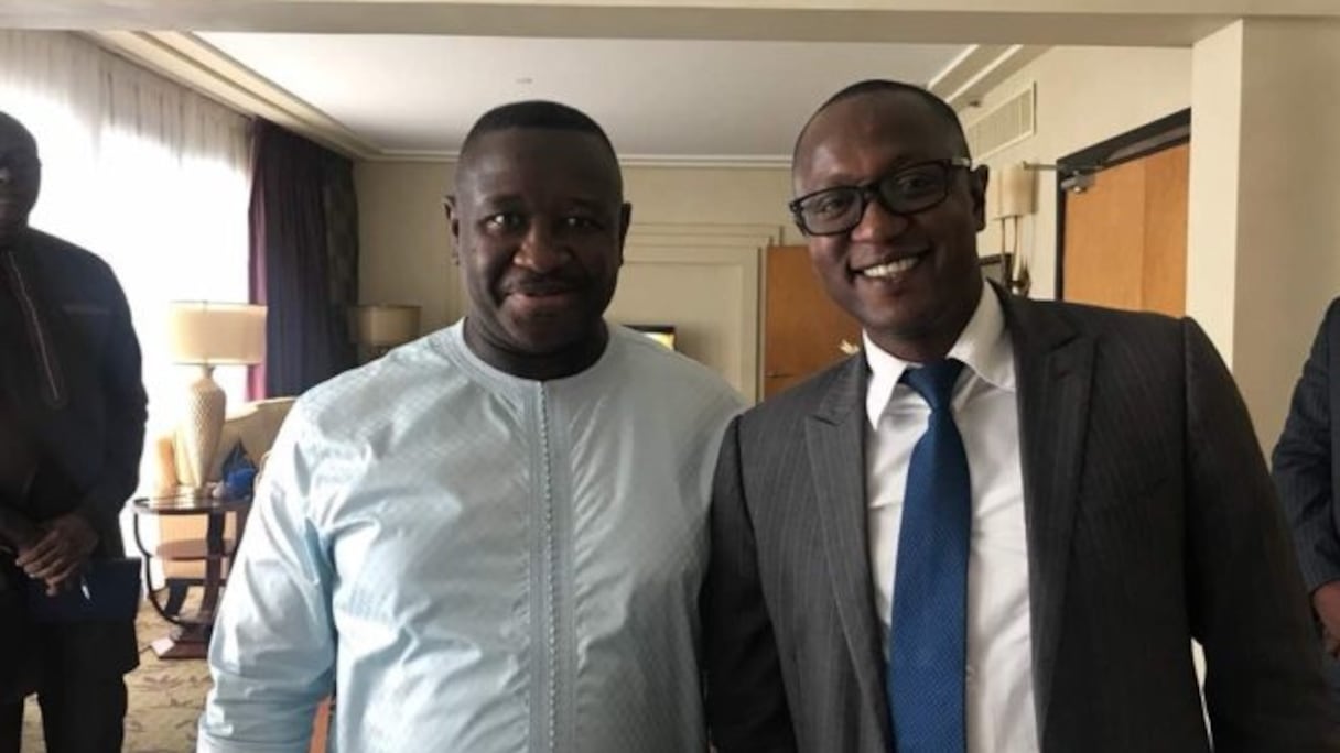 Le président sierra-léonais Julius Maada Bio (à droite) lors d'une visite à Dakar au président sénégalais Macky Sall, le 9 avril 2019.
