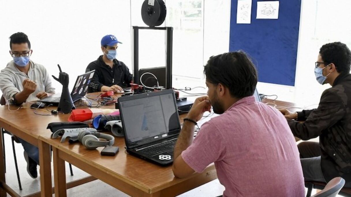 La main bionique est destinée aux handicapés.
