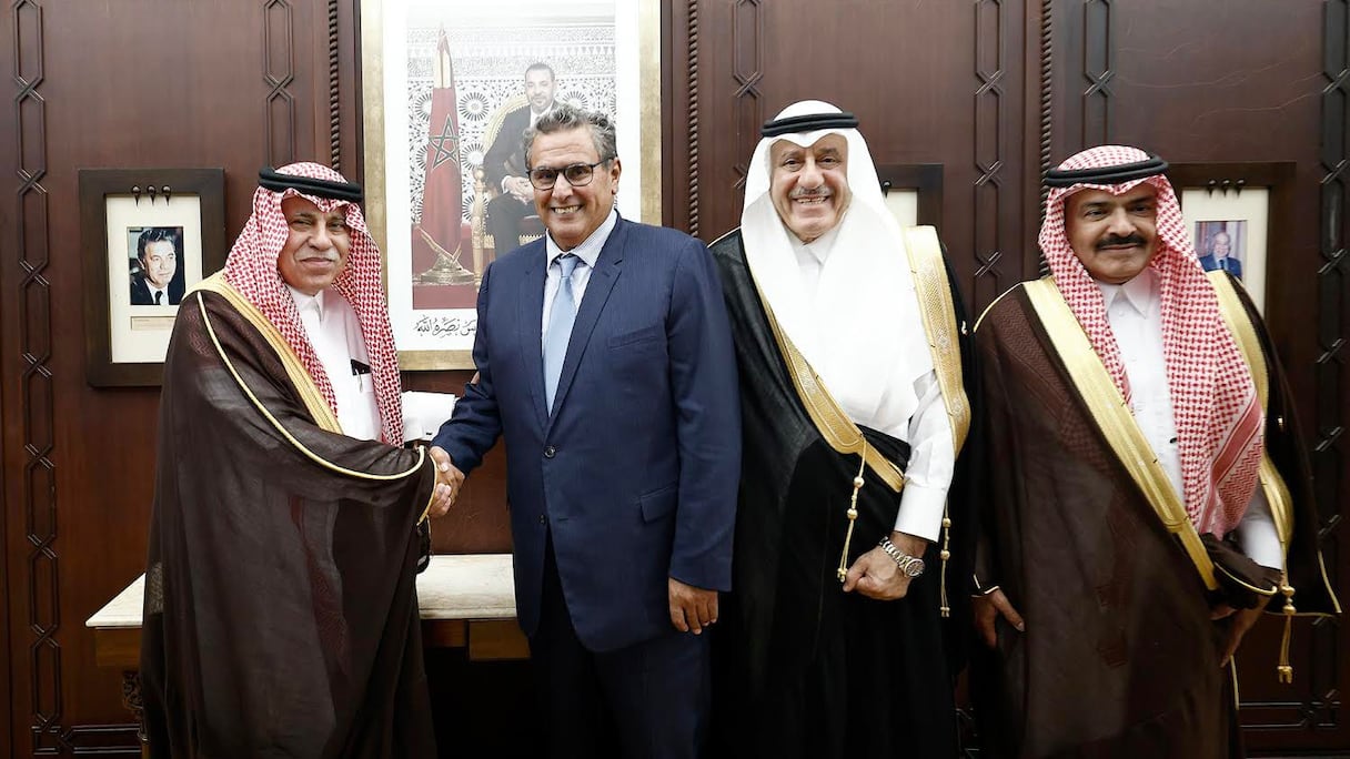 Le chef du gouvernement, Aziz Akhannouch, a reçu, lundi 3 octobre 2022, Majid Ben Abdullah Al Qasabi, ministre saoudien du Commerce, en présence notamment, de l'ambassadeur du Royaume d'Arabie saoudite au Maroc.
