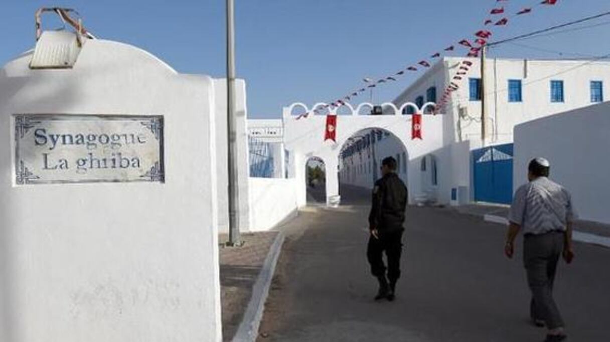 Le pèlerinage de la Ghriba est placé sous forte protection depuis 2002 après avoir été frappé par un attentat-suicide qui avait fait 21 morts,
