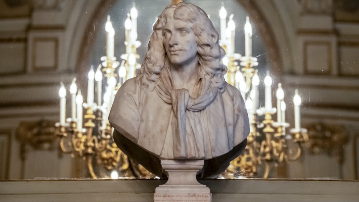 Statue de l'écrivain français Molière à la comédie Française, théâtre national, Paris 
