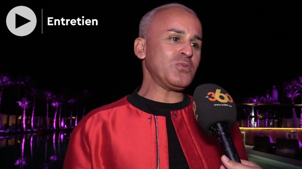 Youssef Ouzellal, humoriste et comédien, s'est notamment fait connaître à travers son personnage de Fatema Ettawil.