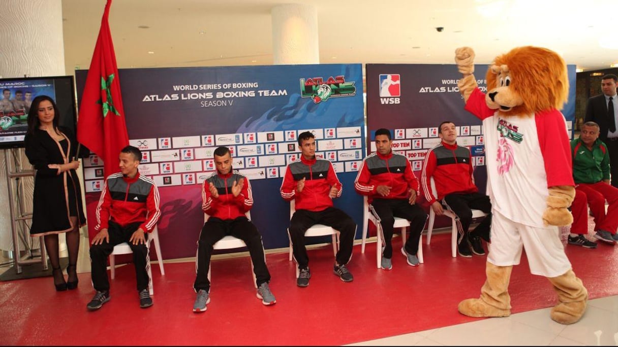 La présentation des Morocco Atlas Lions avec leur mascotte. 
