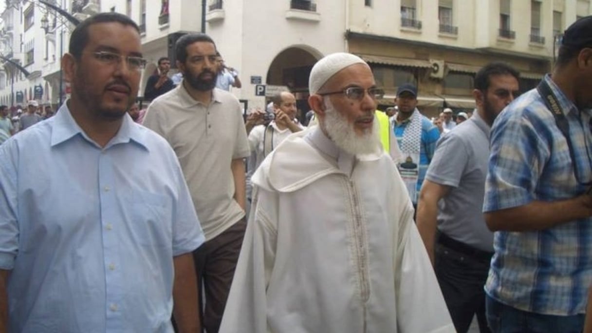 Mohamed Abbadi (m), le secrétaire général d'Al Jamaâ, lors d'une précédente manifestation à Rabat.
